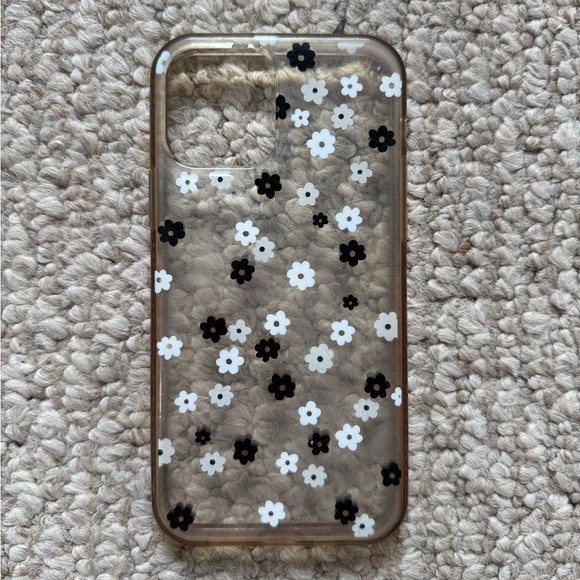 Bundle of IPhone 12 Cases - Picture 5 of 5